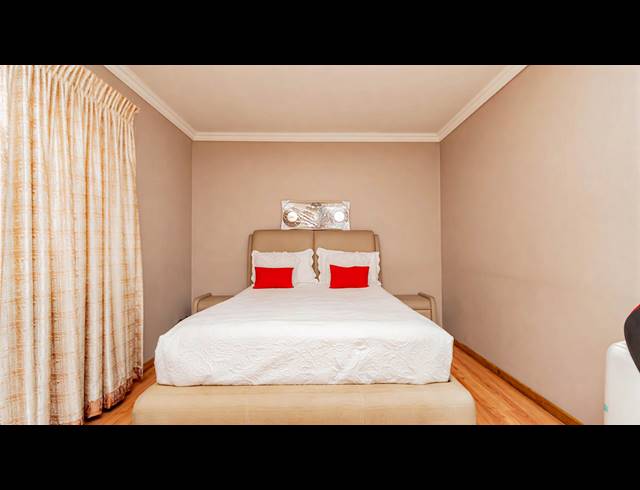 3 BEDROOM TOWNHOUSE FOR SALE IN ELANDSHAVEN